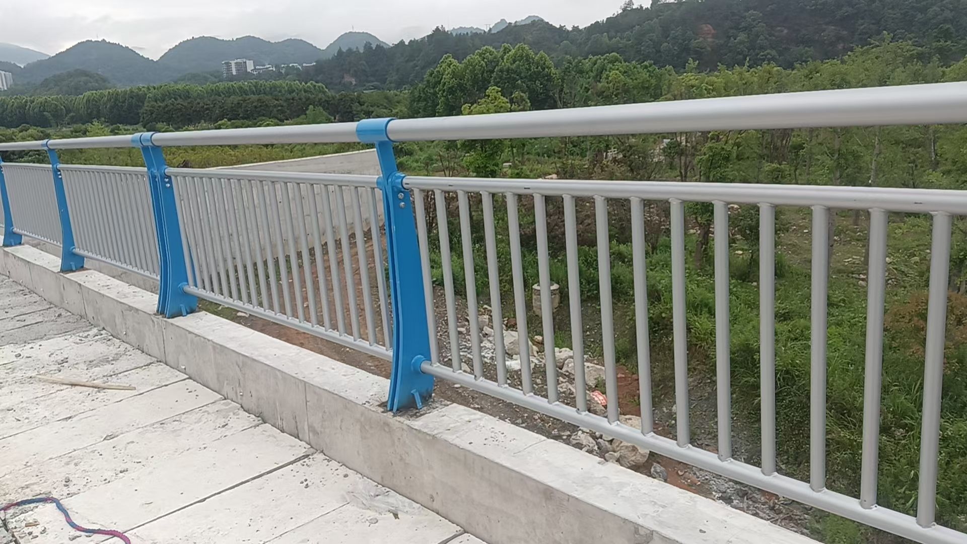 唐山市不锈钢栏杆河道护栏 - 一站式服务